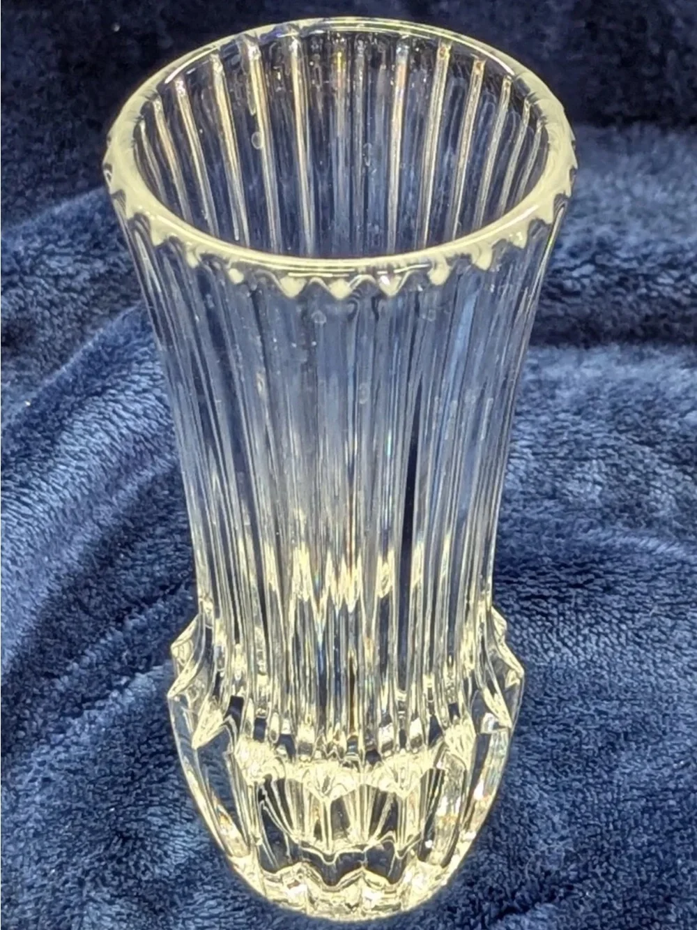 Vintage 1977 Avon Seasons Greetings Crystal Bud Vase